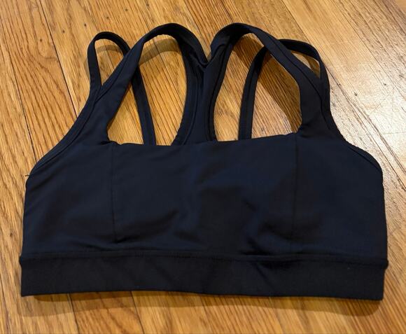 Lululemon Other - Lululemon Black Strappy Sports Bra Women’s Size 6 Medium Support